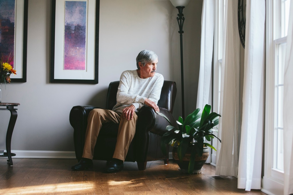 Supporting Loved Ones with Alzheimer’s Through Daylight Changes and Sundowning